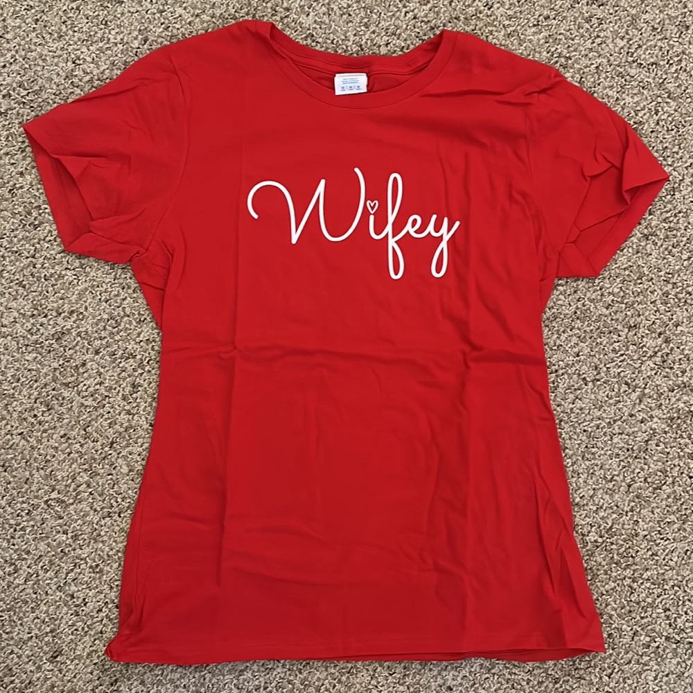 NWT red ‘wifey’ t-shirt ♥️💍
